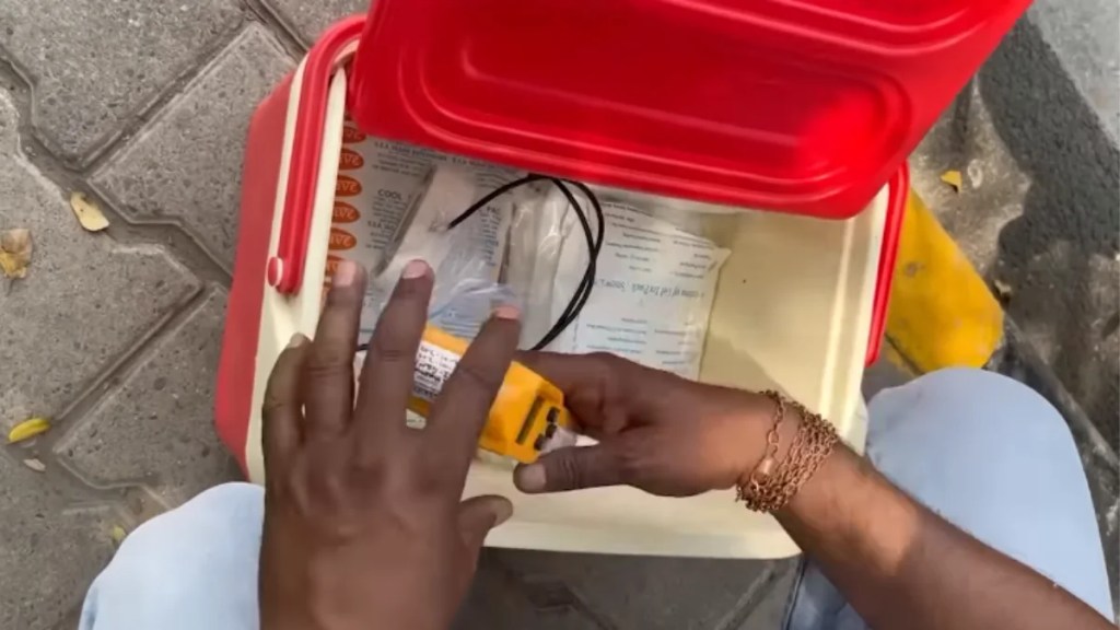 IndiGo flight food sample collected in insulated box with dry ice for lab testing 2026